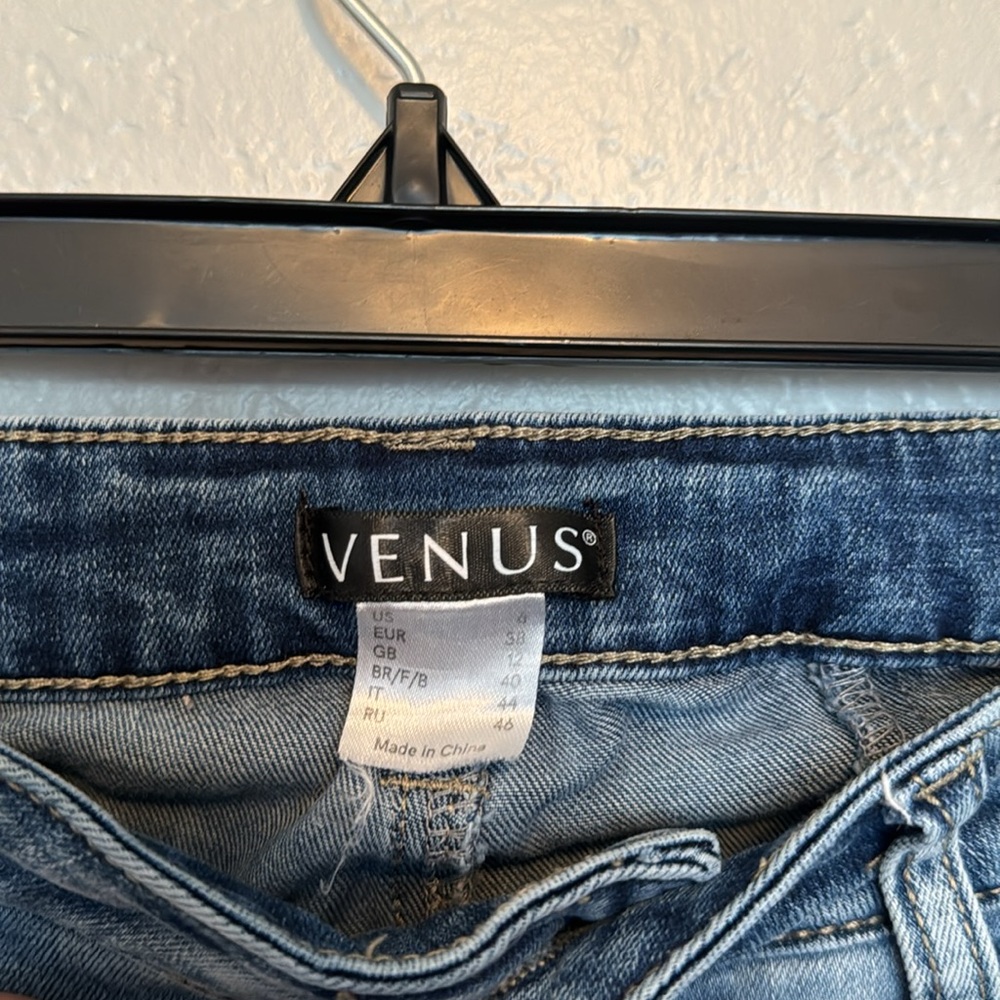 Venus | Patch Skinny Jeans - Picture 4 of 7